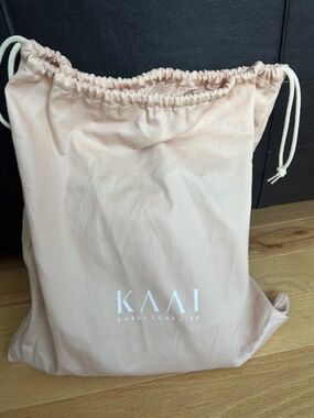 Kaai Mini-Pyramid (tablet)—Peach